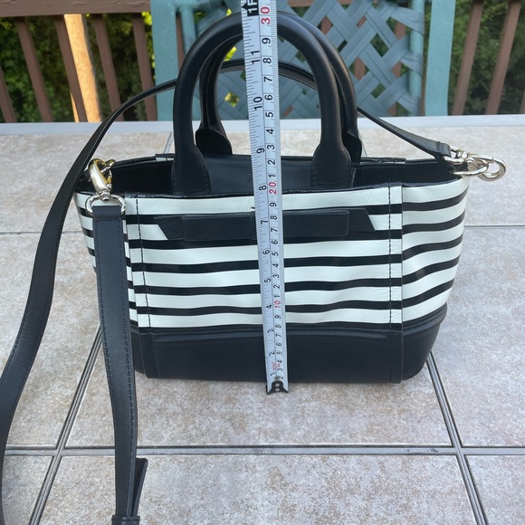 🖤🤍 KATE SPADE New York CHELSEA PARK STRIPE GIGI SATCHEL/Crossbody 🤍🖤 NWT - Picture 12 of 16